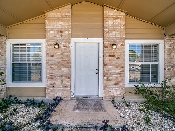 3rd image of 5906 Whispering Lake St