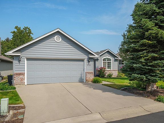 2nd image of 2701 E 62nd Ln