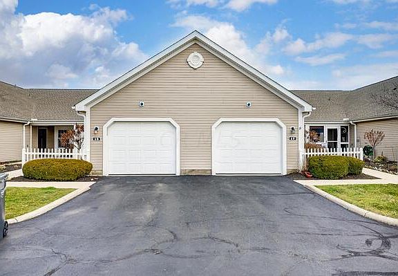 2nd image of 15 Ellington Commons Ln