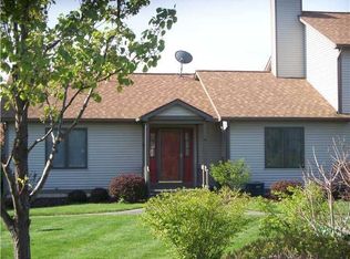 28 Harrier Cir, Rochester, NY 14623