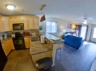 916 Bluemont Ave #103, Manhattan, KS 66502