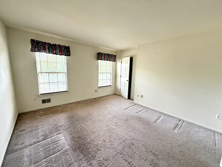 16 Goldfinch Rd — Photo 9