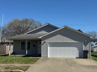 807 S Poplar St, Seymour, IN 47274