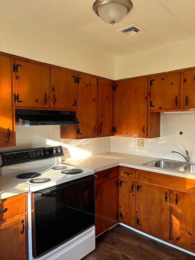 Carrie Court Apartments — Photo 3
