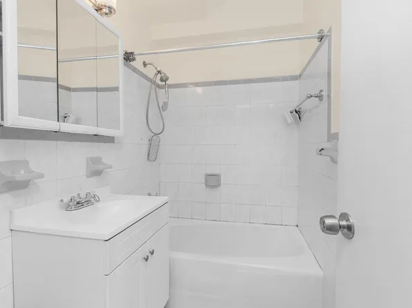 679 West 239th Street image 7 of 13