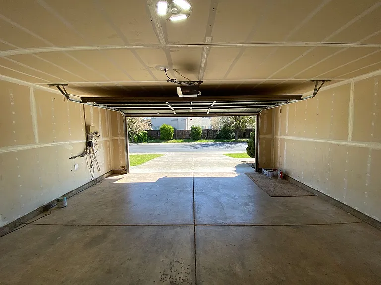 9748 Roedell Way — Photo 32
