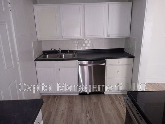 2nd image of 323 W Saginaw St APT 2