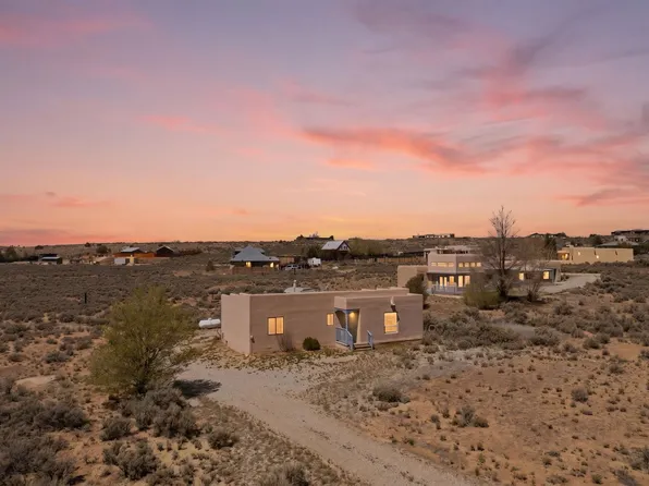 16 Sugar Lane, El Prado, NM 87529