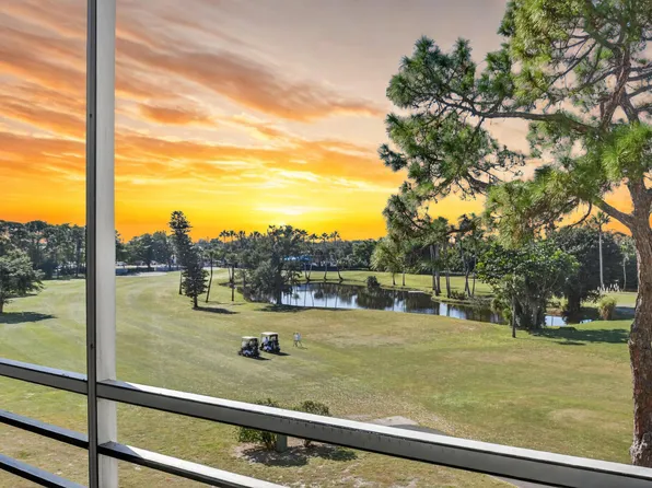 3871 Via Poinciana #403, Lake Worth, FL 33467