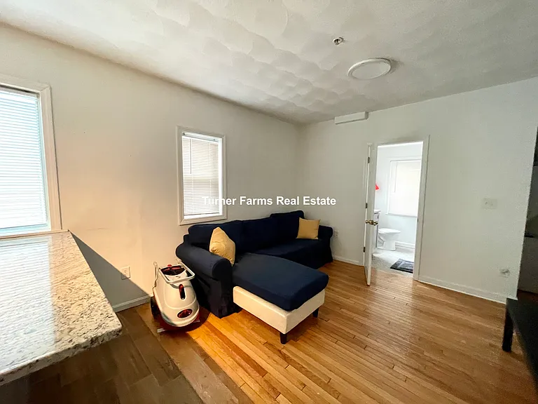 48 Derby St #1A — Photo 10