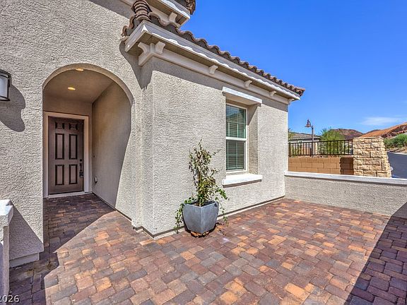 5th image of 77 Cathedral Wash Pl