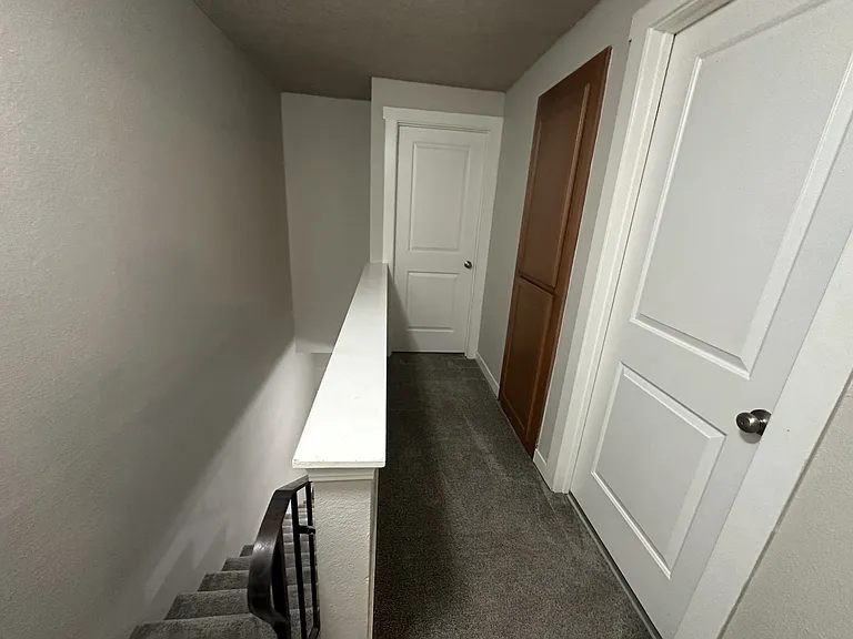 Bridgeport 9 Townhomes — Photo 27