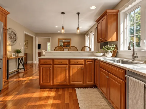250 Cameron Dr, Dighton, MA 02715