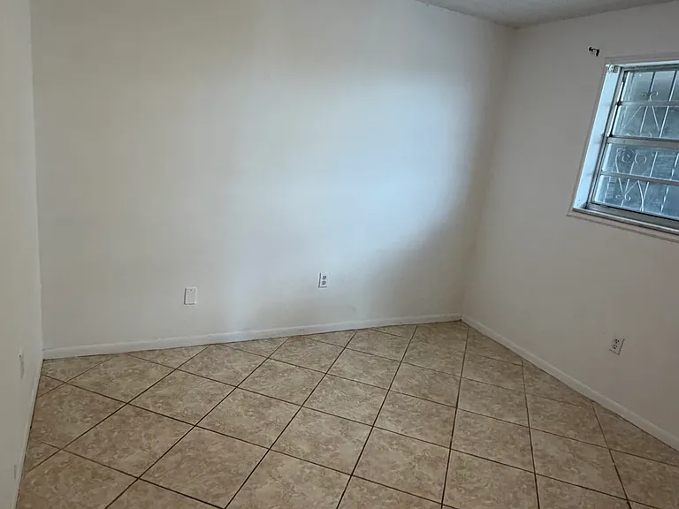 3181 SW 13th St #409 — Photo 25