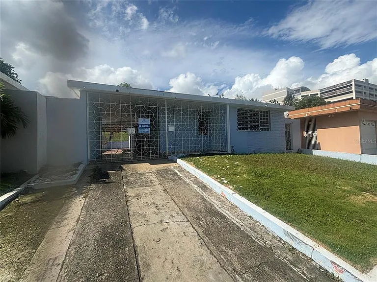 2 Calle — Photo 38