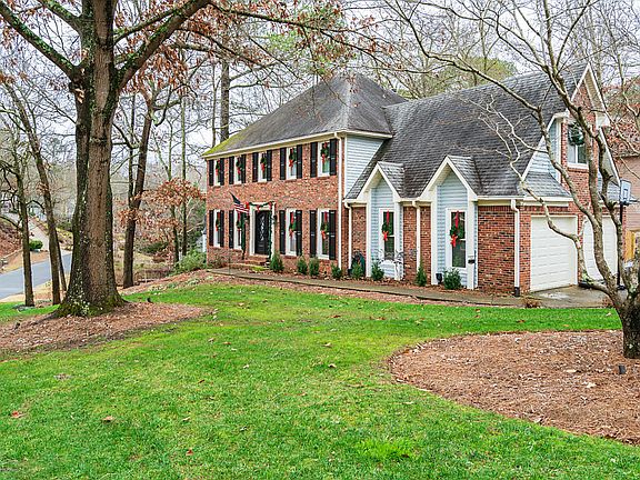 2nd image of 4936 Willow Creek Dr