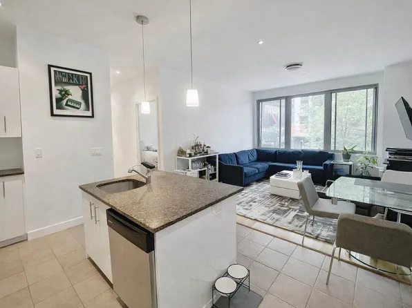 610 Warren Street image 1 of 8