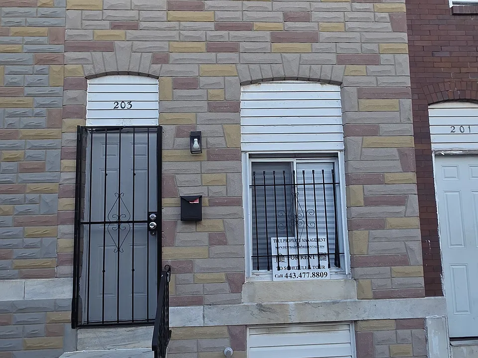 203 N Curley St