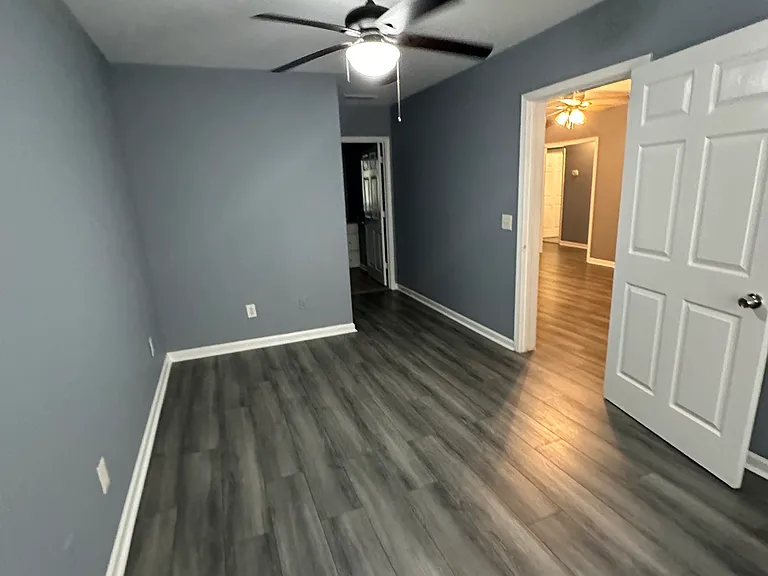 567 N Marietta Pkwy NE — Photo 14