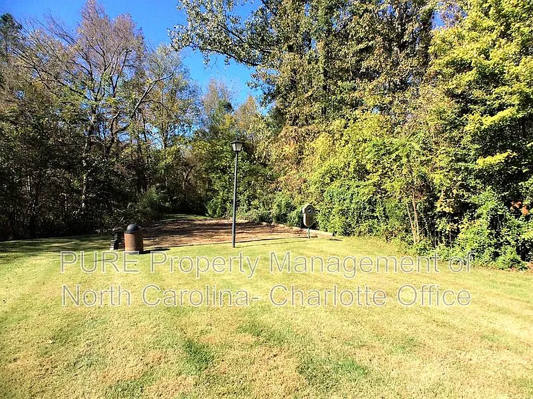 5637 Bent Creek Cir — Photo 13