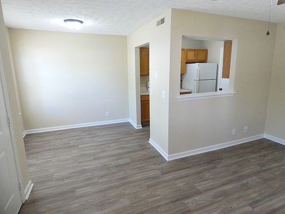 5th image of 731 West St