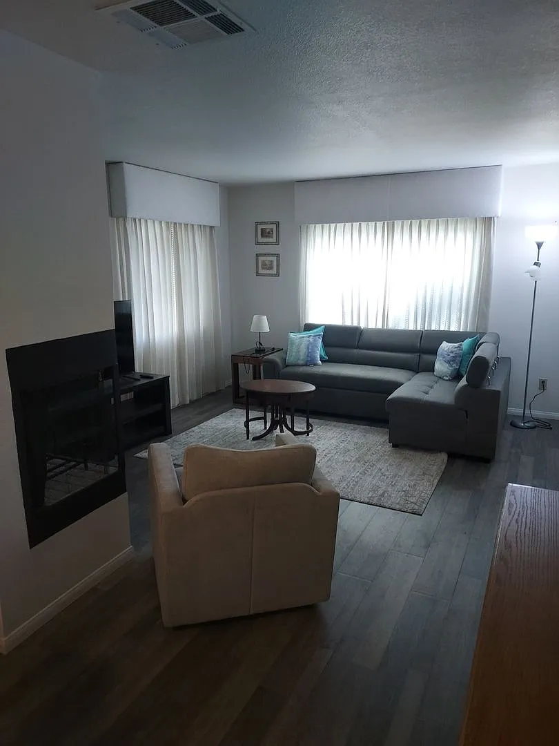 Bottom Floor Seasonal Rental — Photo 4