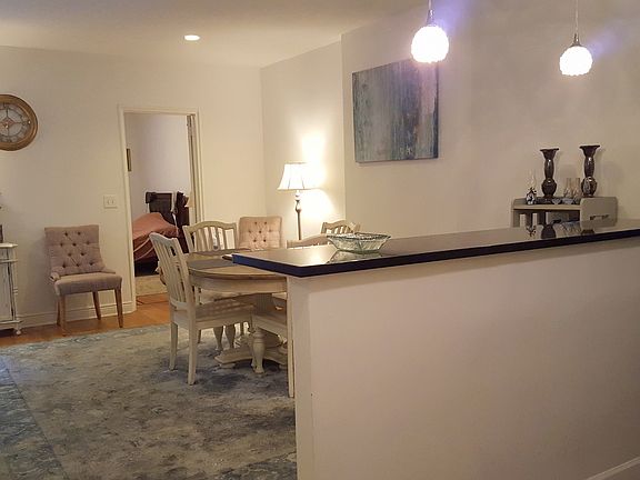 4th image of 26 W 96th St APT 1R