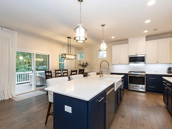 3rd image of 517 Granite View Dr