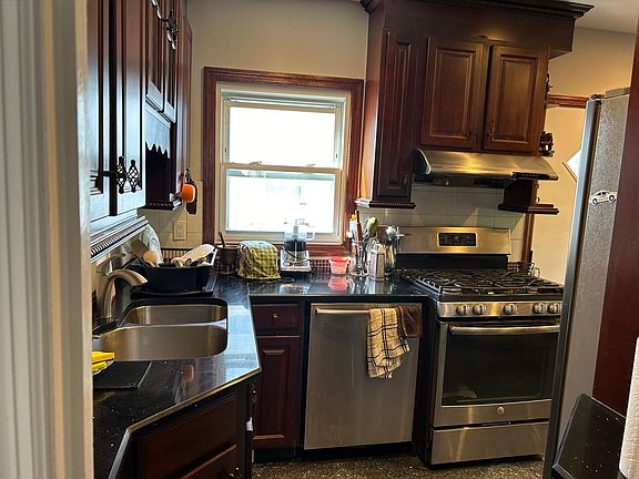 Kitchen with all appliances