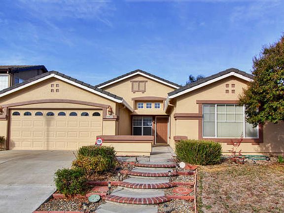 3rd image of 8861 Monterey Oaks Dr