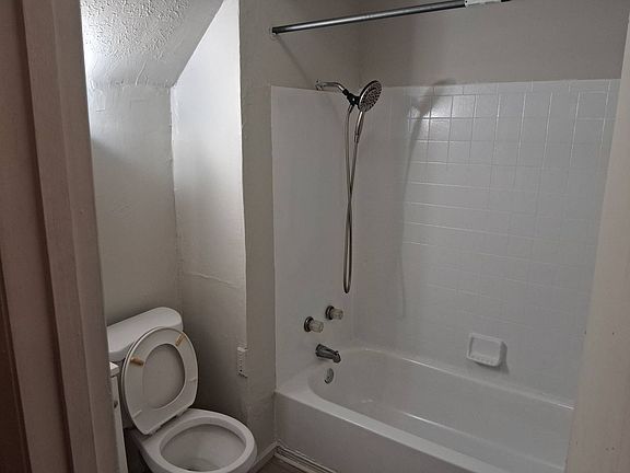 5th image of 2246 E 86th St