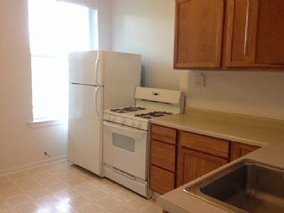 2nd image of 2351 W Grand Ave
