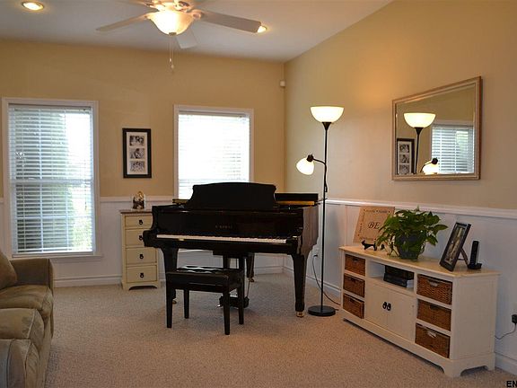 5th image of 25 Goldfield Ln