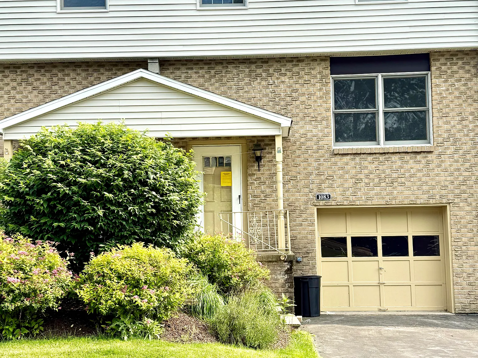 1083 Cunningham Dr — Photo 1