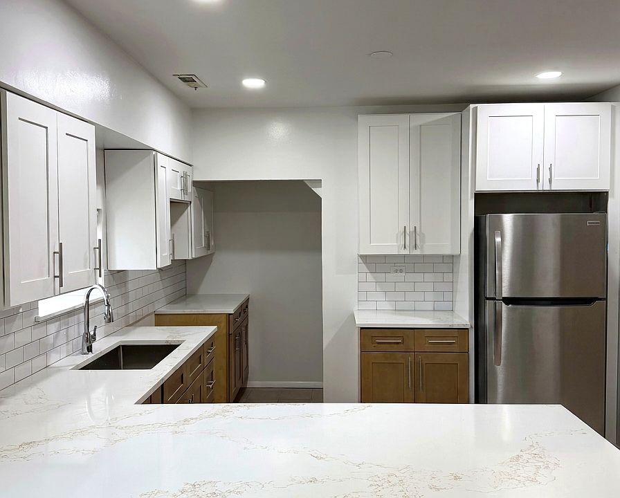 1st image of 4942 N Sheridan Rd #7