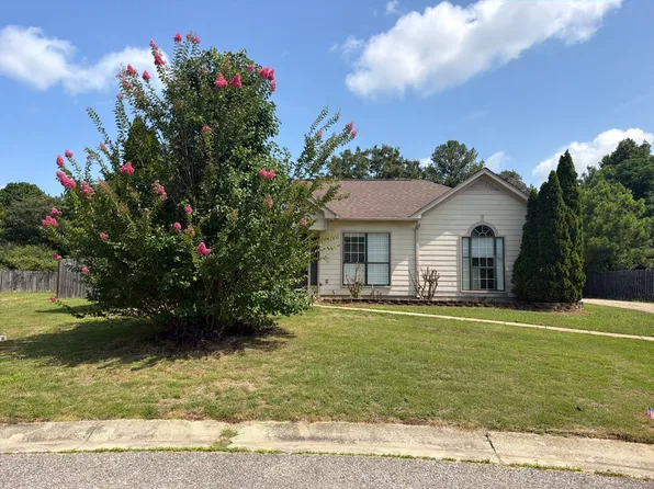 464 Camden Cove Cir, Calera, AL 35040