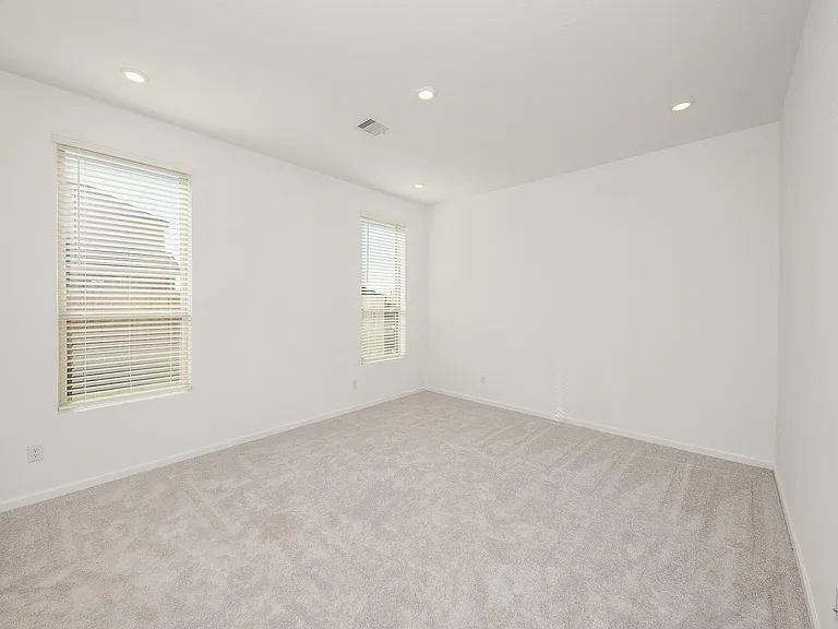 27035 Flower Isle Ln — Photo 13
