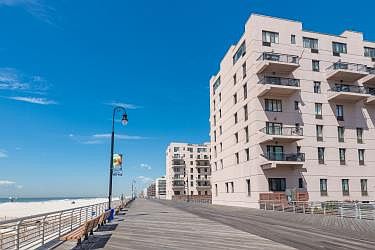 3rd image of 100 W Broadway APT 4N