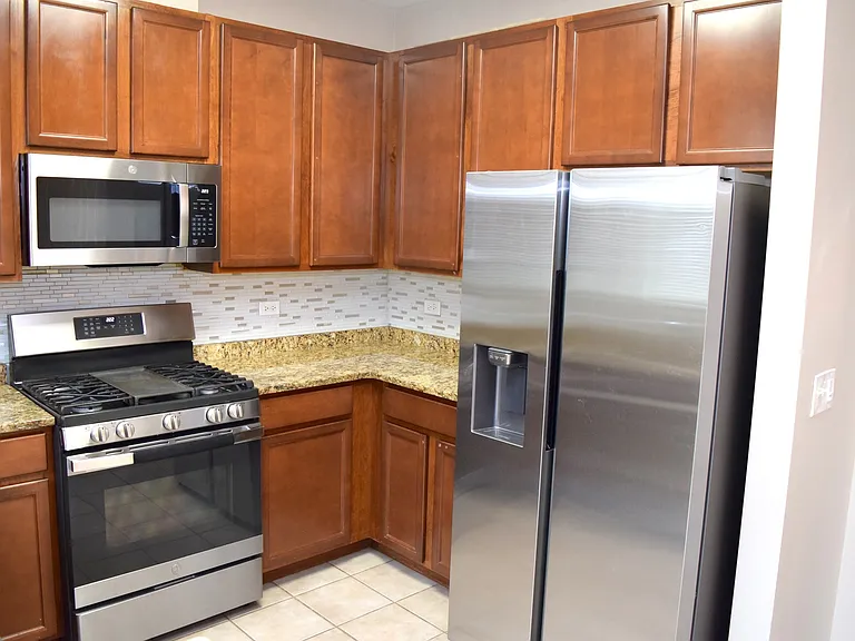 1260 Evergreen Ave — Photo 10