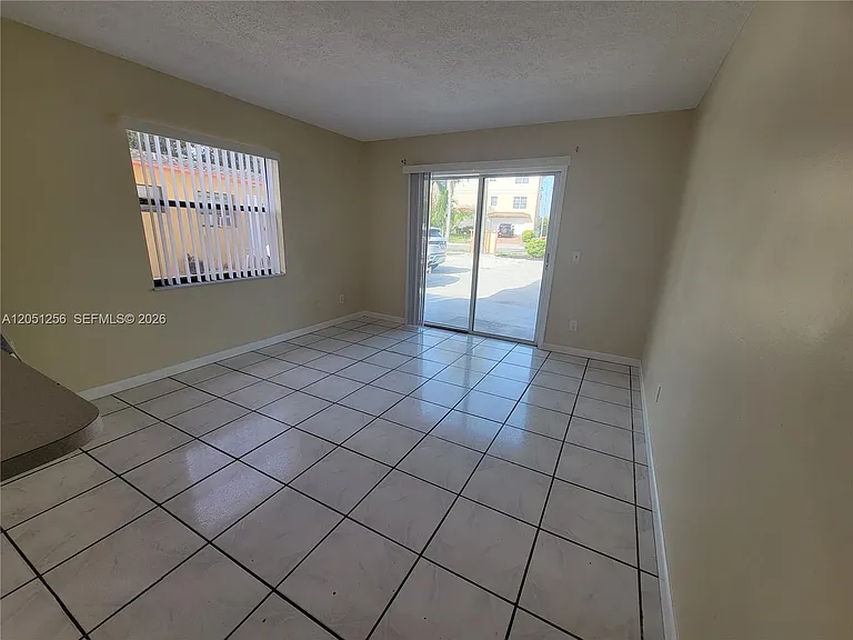 307 S Ocean Dr #B — Photo 21