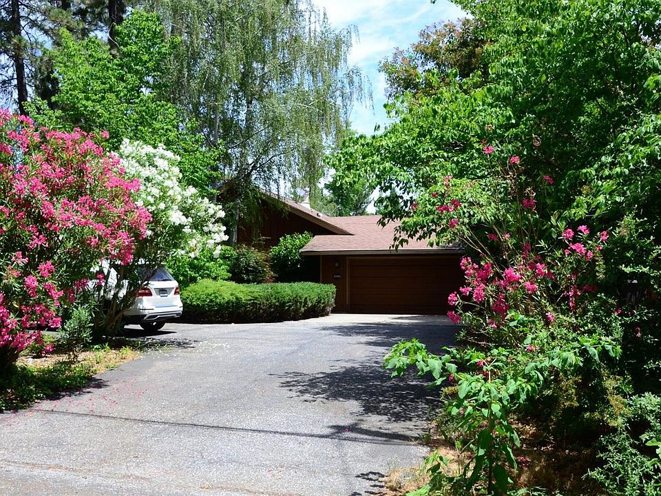 1st image of 15592 Lorie Dr