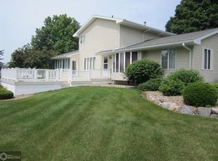 131 Maple Dr, Mediapolis, IA 52637