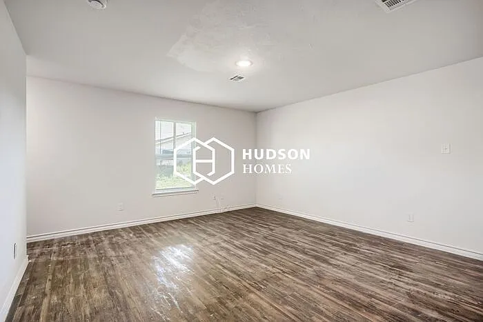 1727 E Cornell St — Photo 4