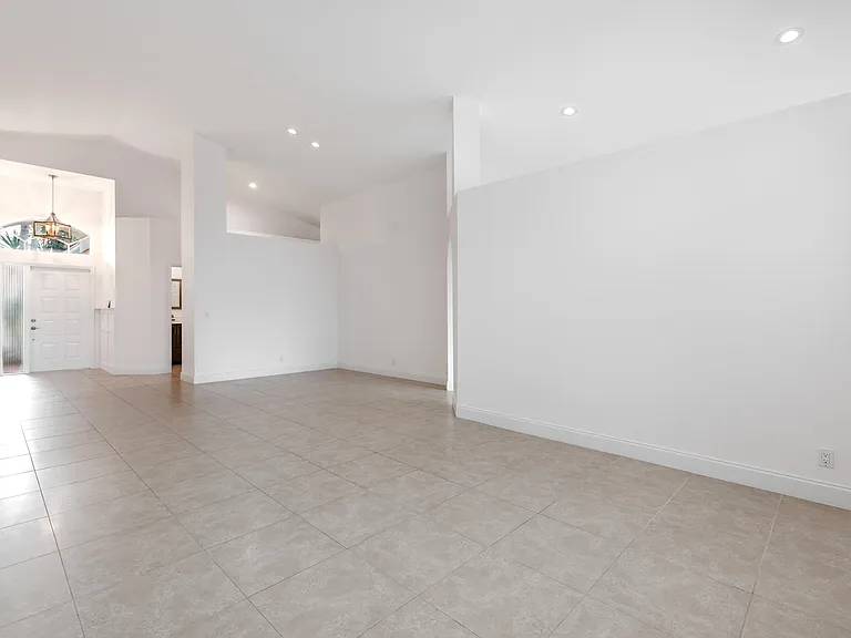23390 Torre Cir — Photo 11