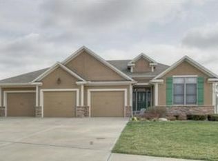 16071 S Elmridge St, Olathe, KS 66062