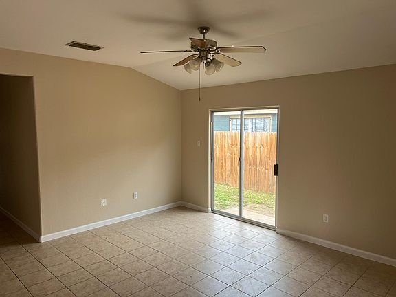 3rd image of 1416 Cozumel Dr