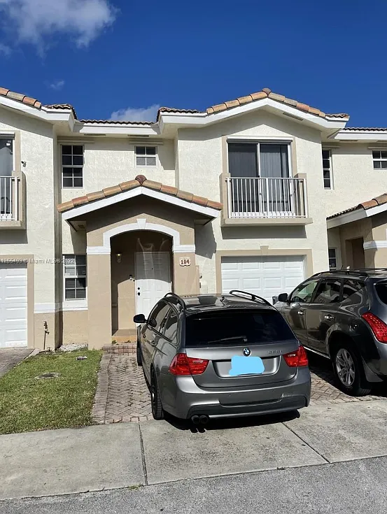 3 bed, 1657 sqft, $2,500 — Photo 1