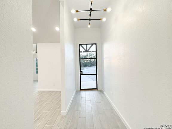 3rd image of 107 S Lon Price