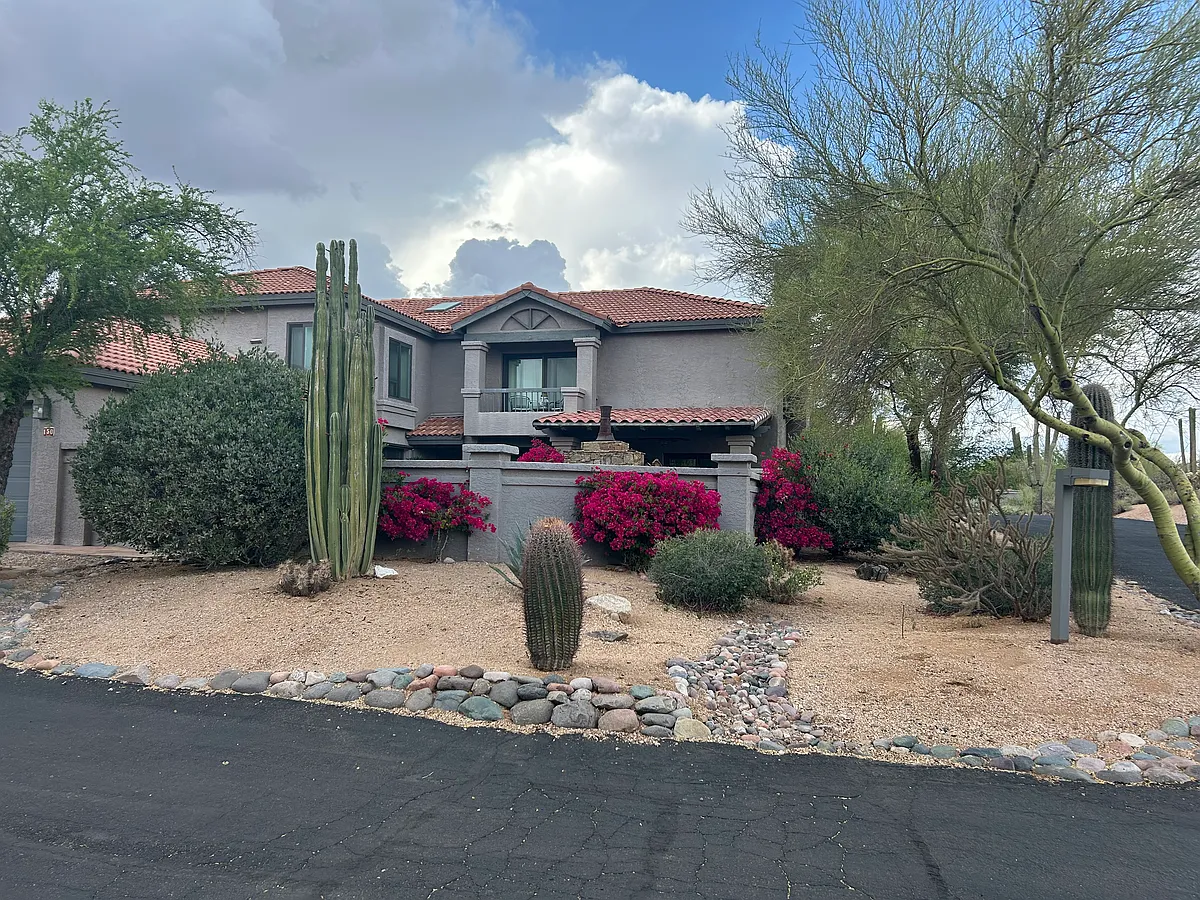 Building Photo - 7220 E Mary Sharon Dr #150
