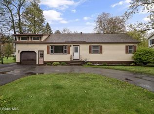 271 Valley Rd, Schenectady, NY 12309